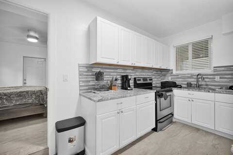 201 SE 23rd St, Fort Lauderdale, FL 33316