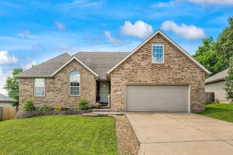 136 W Silver Oak Street, Nixa, MO 65714
