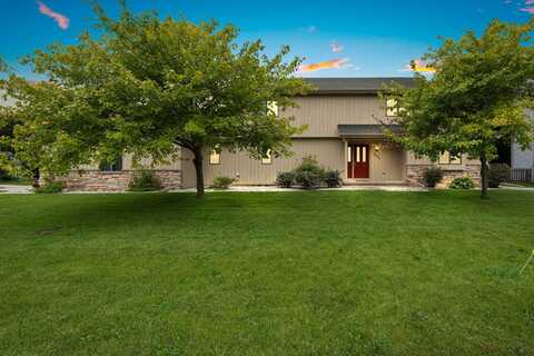1657 HICKORY HOLLOW Lane, MENASHA, WI 54952