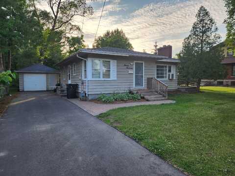714 8TH Street, WAUPACA, WI 54981