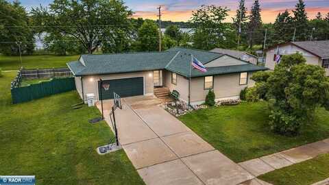 514 1st Ave NW, Chisholm, MN 55719