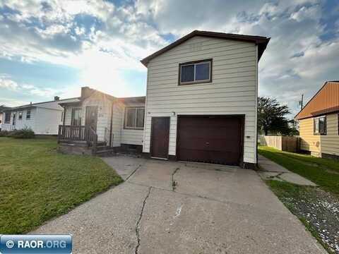8776 Merritt Pl, Mountain Iron, MN 55768