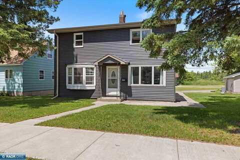 602 8th St, Chisholm, MN 55719