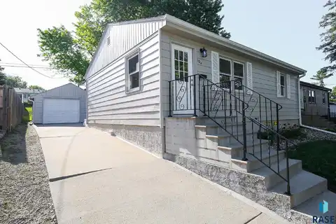 604 S Highland Ave, Sioux Falls, SD 57103