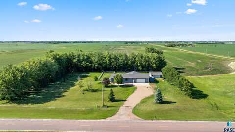 46788 278th St, Lennox, SD 57039