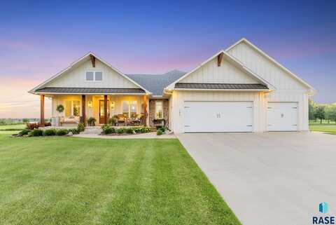 183 Lake Ridge Dr, Wentworth, SD 57075