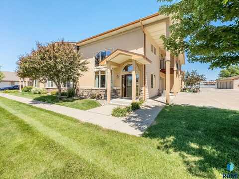 635 E Brian St, Tea, SD 57064