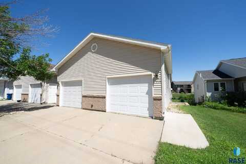 1418 E Redwood Blvd, Brandon, SD 57005