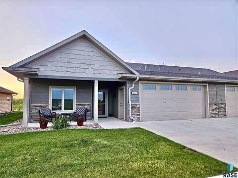 604 Ash Creek Dr, Beresford, SD 57004