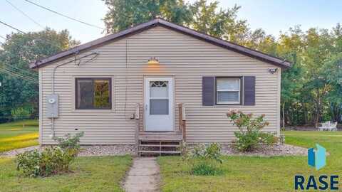 3135 N Lewis Ave, Sioux Falls, SD 57104