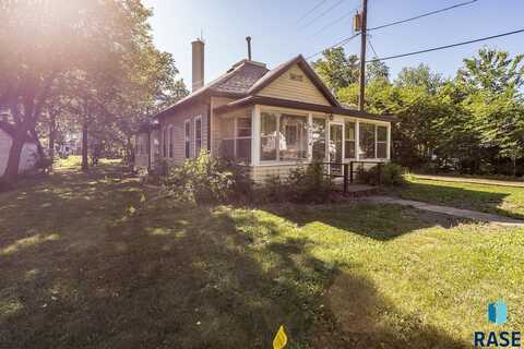 621 Montana St, Centerville, SD 57014
