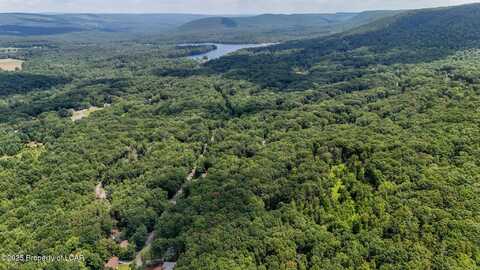 69 Edge Rock Drive, Drums, PA 18222
