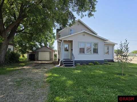 920 E 6th Street, Blue Earth, MN 56013