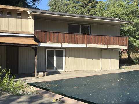 190 Cedar Lane, Redway, CA 95560