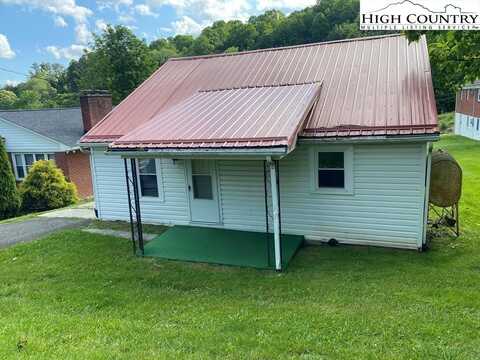 605 N Jefferson Avenue, West Jefferson, NC 28694