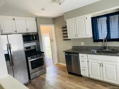 19557 Broadacres Street, Rochester, MI 48035