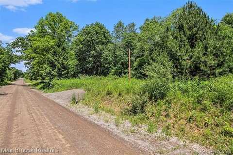 7132 N Oak Road, Davison, MI 48423