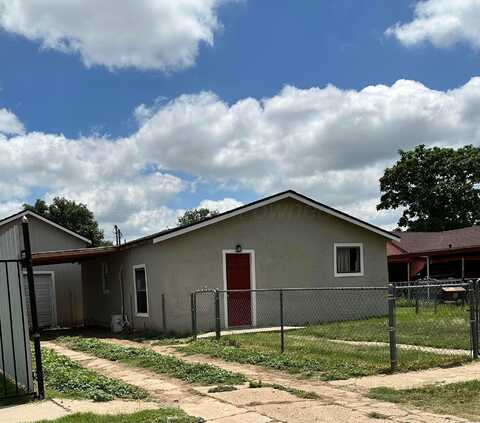 905 S Beard Avenue, Dumas, TX 79029