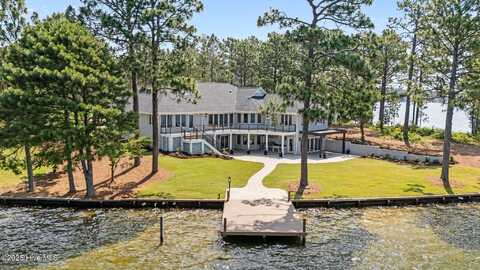 106 Mace Point, West End, NC 27376