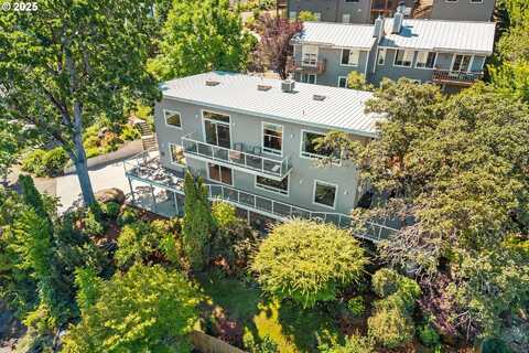 414 E 3RD ST, Hood River, OR 97031