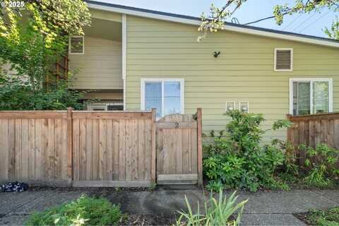 7302 N NEW YORK AVE, Portland, OR 97203