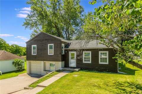 1519 NE Englewood Road, Kansas City, MO 64118