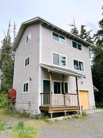 125 Kings Row, Petersburg, AK 99833