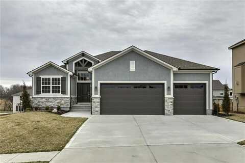 10023 N Richmond Avenue, Kansas City, MO 64157