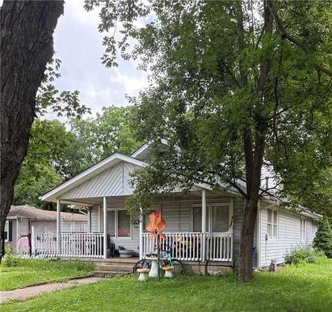 618 N Chestnut Street, Olathe, KS 66061