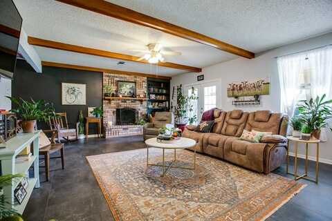 105 Sargent Ave, Ballinger, TX 76821