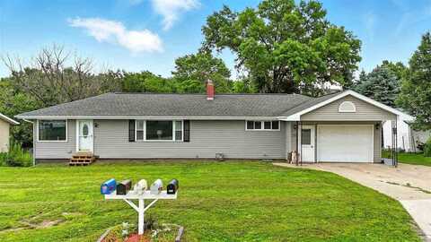805 Jackson St, Brooklyn, IA 52211