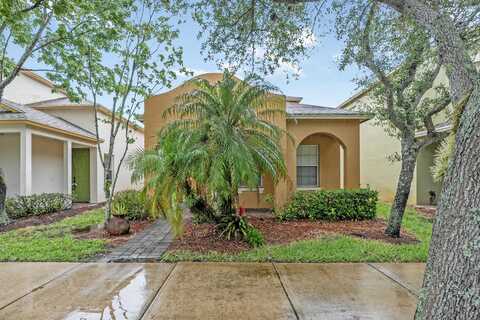 2567 SE Ruskin Drive, Port Saint Lucie, FL 34952