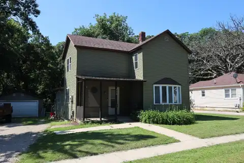 320 W 5th Avenue N, Estherville, IA 51334