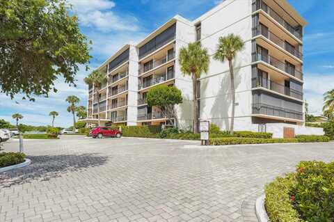 225 Beach Road, Tequesta, FL 33469