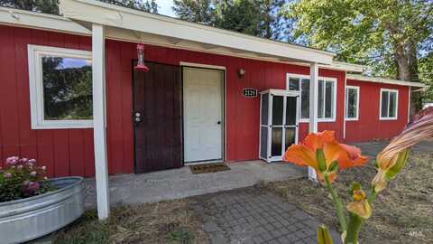 2129 N Polk Ext, Moscow, ID 83843