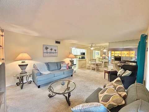 141 Lake Pine Circle, Greenacres, FL 33463