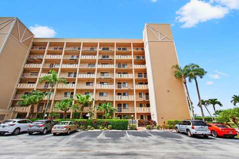 6866 Huntington Lane, Delray Beach, FL 33446