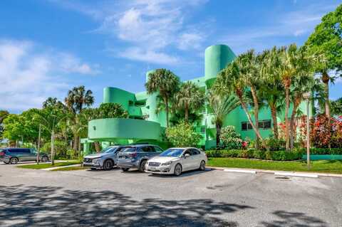 5884 Morningstar Circle, Delray Beach, FL 33484