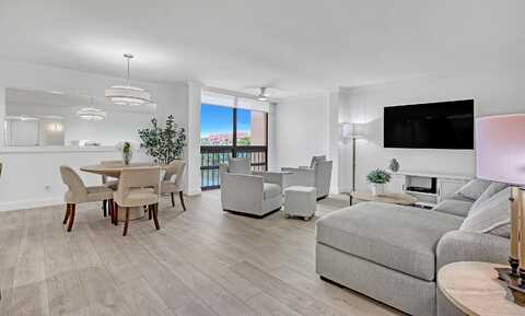 2455 Lindell Boulevard, Delray Beach, FL 33444