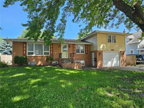 735 Main Street N, Hutchinson, MN 55350
