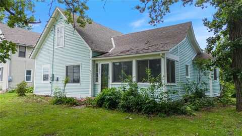5844 Stagecoach Trail N, Oak Park Heights, MN 55082