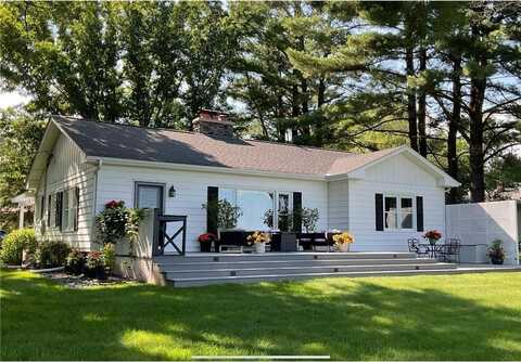 312 Walnut Street, Taylors Falls, MN 55084