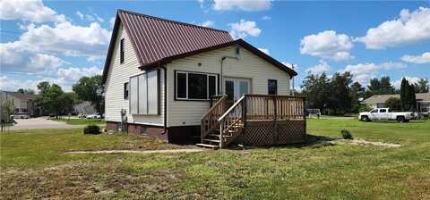 1402 3rd Street NE, Staples, MN 56479
