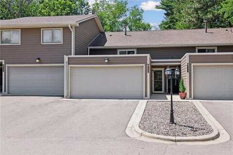 9556 Trail East Road, Bloomington, MN 55420
