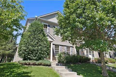 1068 Hillvale Avenue N, Oakdale, MN 55128