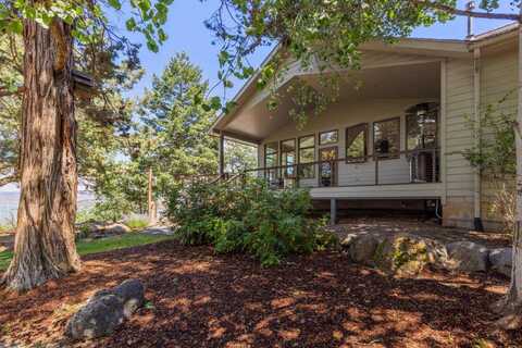 10509 Waxwing Court, Klamath Falls, OR 97601