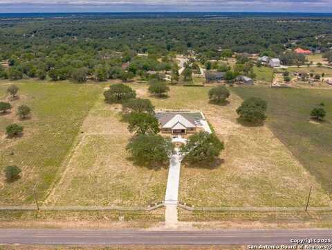 3172 N IH 35, Natalia, TX 78059