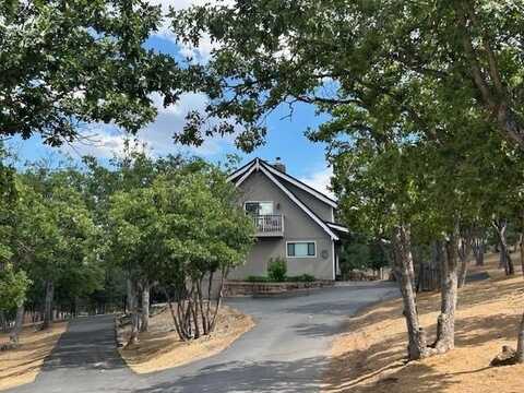 4230 Travis Heights Road, Yreka, CA 96097