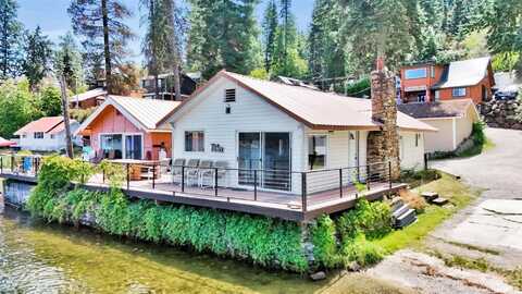 22704 E Park Beach Rd, Newman Lake, WA 99025