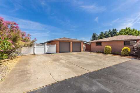 17907 E 8th Ave, Greenacres, WA 99016